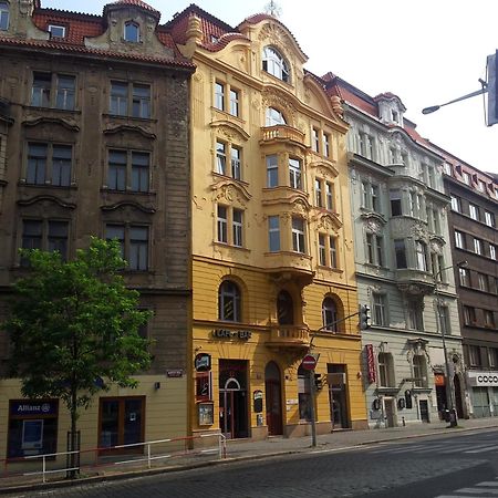Hostel One Míru Praga Exterior foto